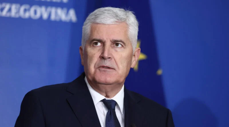 ČOVIĆ PRED TV KAMERAMA: Treći entitet je naš zahtjev 35 godina, neodgovorna bošnjačka politika otvara prostor za tu ideju (VIDEO) - featured image ČOVIĆ PRED TV KAMERAMA: Treći entitet je naš zahtjev 35 godina, neodgovorna bošnjačka politika otvara prostor za tu ideju (VIDEO) - featured image