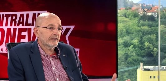 EKSPLOZIVNI INTERVJU KOJI JE UZDRMAO REGION: “Ako Dodik sruši OHR, istog trenutka se ukida RS i vraća Republika Bosna i Hercegovina” (VIDEO) EKSPLOZIVNI INTERVJU KOJI JE UZDRMAO REGION: “Ako Dodik sruši OHR, istog trenutka se ukida RS i vraća Republika Bosna i Hercegovina” (VIDEO) - featured image
