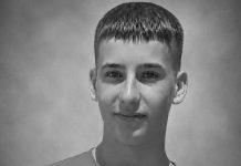 Da srce pukne od tuge: Za vikend je u njemu trebao na maturalnu, umjesto toga u novom odijelu bit će pokopan Da srce pukne od tuge: Za vikend je u njemu trebao na maturalnu, umjesto toga u novom odijelu bit će pokopan - featured image