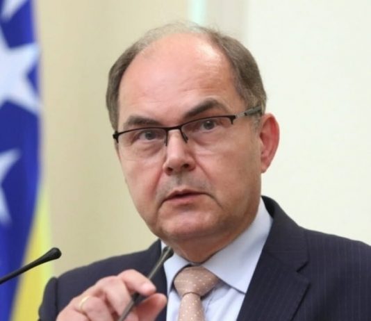 Ko će naslijediti Christiana Schmidta: Iznenadit ćete se kada vidite koje sve u igri - featured image