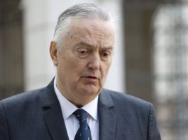 LAGUMDŽIJA BEZ DLAKE NA JEZIKU: ‘Dodiku je izmaknuto strašilo iz ruku. On više neće moći voditi izbore na priči o…’ (VIDEO) - featured image
