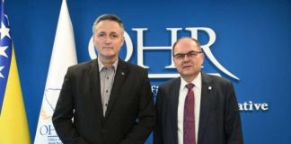 PREDSJEDAVAJUĆI PREDSJEDNIŠTVA BiH U ŠOKU: Denis Bećirović ima probleme usljed Schmidtove ostavke, evo o čemu je riječ - featured image