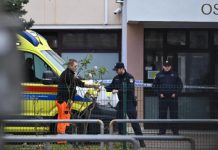 HOROR U ŠKOLI: Učenik (14) izboden, ljekari mu se bore za život HOROR U ŠKOLI: Učenik (14) izboden, ljekari mu se bore za život - featured image