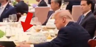 DA LI JE OVO MOGUĆE: Bizaran trenutak u Pekingu, Xi Jinping ustao od stola, Trump “iskoristio priliku” DA LI JE OVO MOGUĆE: Bizaran trenutak u Pekingu, Xi Jinping ustao od stola, Trump “iskoristio priliku” - featured image