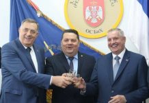 IGRA SE S VATROM: Stevandić traži da se van snage stave izmjene Krivičnog zakona koje su nametnuli Inzko i Schmidt IGRA SE S VATROM: Stevandić traži da se van snage stave izmjene Krivičnog zakona koje su nametnuli Inzko i Schmidt - featured image