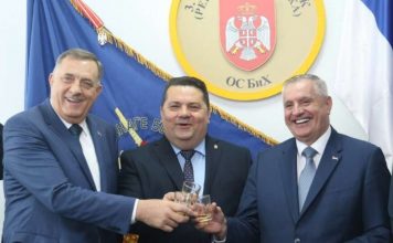 IGRA SE S VATROM: Stevandić traži da se van snage stave izmjene Krivičnog zakona koje su nametnuli Inzko i Schmidt IGRA SE S VATROM: Stevandić traži da se van snage stave izmjene Krivičnog zakona koje su nametnuli Inzko i Schmidt - featured image