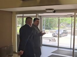 PROCURIO SNIMAK! Nenad Stevandić potpuno izgubio kontrolu u holu NSRS! (VIDEO) PROCURIO SNIMAK! Nenad Stevandić potpuno izgubio kontrolu u holu NSRS! (VIDEO) - featured image