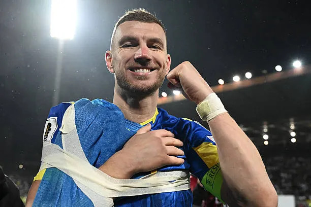 „MORAO SAM OVO REĆI…“ Džeko se oglasio nakon remija i poslao jasnu poruku - featured image „MORAO SAM OVO REĆI…“ Džeko se oglasio nakon remija i poslao jasnu poruku - featured image