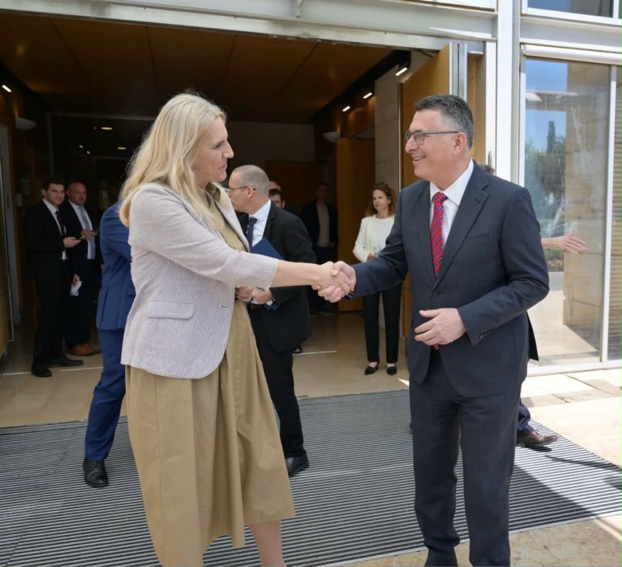 PORUKA KOJA ĆE IZAZVATI REAKCIJE: Pogledajte šta je izraelski ministar objavio nakon sastanka sa Željkom Cvijanović - featured image PORUKA KOJA ĆE IZAZVATI REAKCIJE: Pogledajte šta je izraelski ministar objavio nakon sastanka sa Željkom Cvijanović - featured image