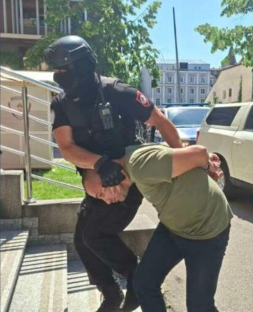 Hapšenja u Prijedoru: Igor Dodik udario na Nenada Stevandića - featured image Hapšenja u Prijedoru: Igor Dodik udario na Nenada Stevandića - featured image
