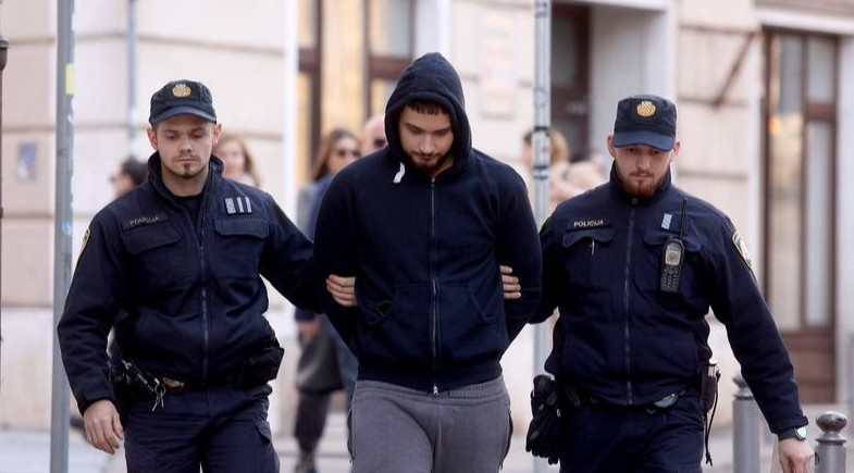 STRAVIČNI DETALJI FEMICIDA: Djevojci naneseno više od 30 uboda nožem - featured image STRAVIČNI DETALJI FEMICIDA: Djevojci naneseno više od 30 uboda nožem - featured image