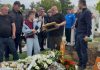 DIRLJIVA PRIČA KOJA JE GANULA REGION: Dinu nakon sahrane zaustavio nepoznati čovjek i predao mu OVO DIRLJIVA PRIČA KOJA JE GANULA REGION: Dinu nakon sahrane zaustavio nepoznati čovjek i predao mu OVO - featured image