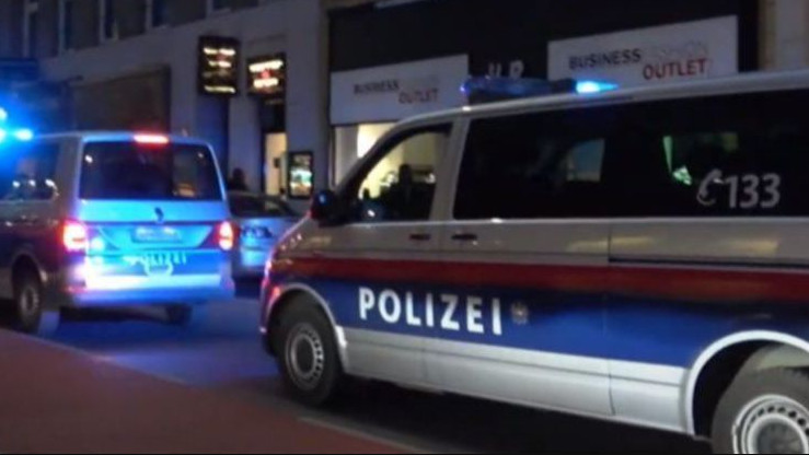 Bosanac (29) uhapšen u Salzburgu: Austrijanca udarao flašom i šakama, završio u pritvoru - featured image Bosanac (29) uhapšen u Salzburgu: Austrijanca udarao flašom i šakama, završio u pritvoru - featured image