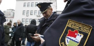 HAPSI SVE: Policija rasvijetlila slučaj lažnih dojava o bombama u školama - featured image
