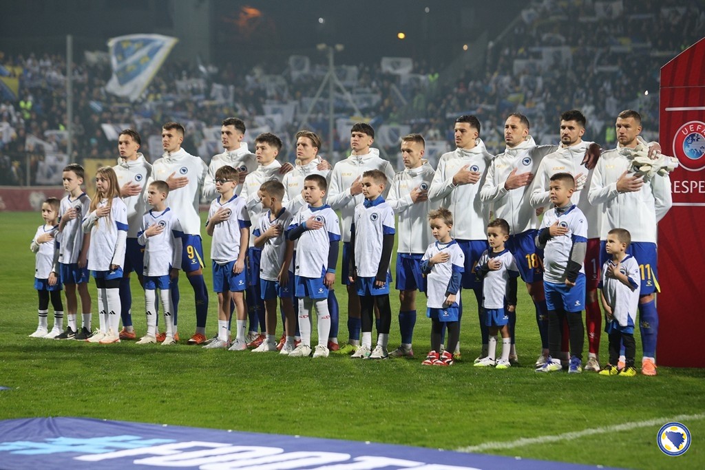 Hitna reakcija iz Nogometnog saveza BiH zbog novih dresova Zmajeva - featured image Hitna reakcija iz Nogometnog saveza BiH zbog novih dresova Zmajeva - featured image