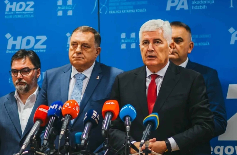 ČOVIĆ I DODIK NAJAVILI CRNI SCENARIJ ZA BiH: Bitka za Predsjedništvo je ključna! - featured image ČOVIĆ I DODIK NAJAVILI CRNI SCENARIJ ZA BiH: Bitka za Predsjedništvo je ključna! - featured image