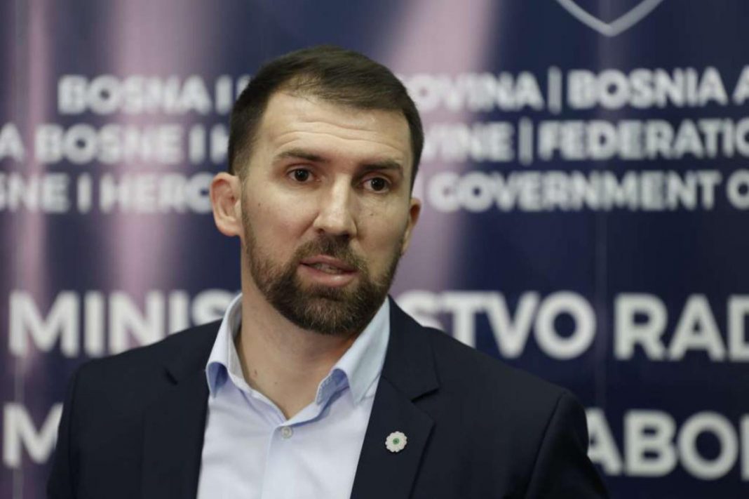 Delić objasnio zašto penzije nisu povećane za najavljivanih šest posto - featured image Delić objasnio zašto penzije nisu povećane za najavljivanih šest posto - featured image