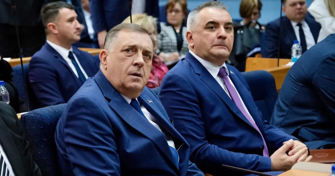 OZBILJNO UPOZORENJE DODIKU: Dodik preko noći „utihnuo“ pred novim šefom OHR-a - featured image