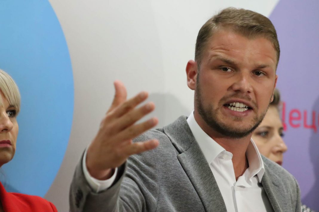 VELIKI ZAOKRET U BANJOJ LUCI: Stanivuković povukao prijedlog koji je izazvao burne reakcije - featured image VELIKI ZAOKRET U BANJOJ LUCI: Stanivuković povukao prijedlog koji je izazvao burne reakcije - featured image