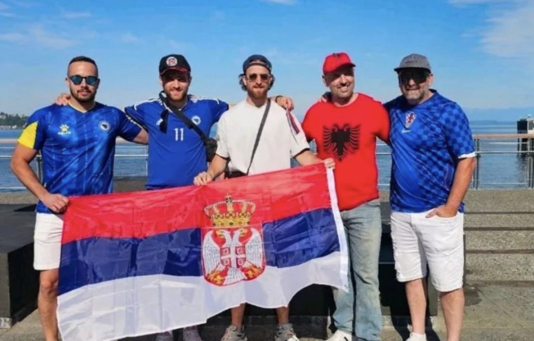 Oglasili se navijači koji su donijeli zastavu Srbije na meč BiH: Mi smo dokaz da se može - featured image