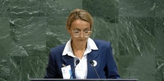 Emina Sinanović potresla UN govorom o Srebrenici: Ne sjećam se očevog glasa, ostala je… Emina Sinanović potresla UN govorom o Srebrenici: Ne sjećam se očevog glasa, ostala je… - featured image