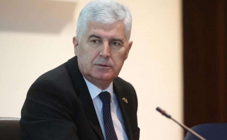 ČOVIĆ SE OGLASIO POVODOM 11. JULA: Njegova poruka izazvala brojne reakcije - featured image ČOVIĆ SE OGLASIO POVODOM 11. JULA: Njegova poruka izazvala brojne reakcije - featured image