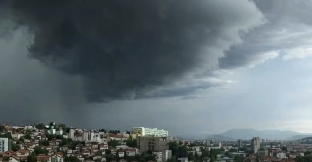 Najavljene superćelijske oluje, ovi dijelovi BiH su na udaru - featured image Najavljene superćelijske oluje, ovi dijelovi BiH su na udaru - featured image
