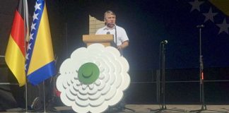 KOMŠIĆ IZ NJEMAČKE POSLAO SNAŽNU PORUKU: “Oni koji negiraju genocid rade to na vlastitu štetu” KOMŠIĆ IZ NJEMAČKE POSLAO SNAŽNU PORUKU: “Oni koji negiraju genocid rade to na vlastitu štetu” - featured image