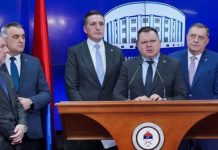Bukti sukob između dva istaknuta SNSD-ovca, pale su teške riječi Bukti sukob između dva istaknuta SNSD-ovca, pale su teške riječi - featured image