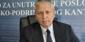 Vranj poslao važnu poruku o oduzimanju zastava s ljiljanima: “Ne plaćajte kazne, svoja prava tražite na sudu” Vranj poslao važnu poruku o oduzimanju zastava s ljiljanima: “Ne plaćajte kazne, svoja prava tražite na sudu” - featured image