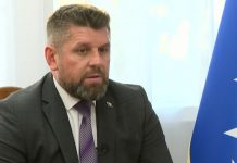 Oštra reakcija Ćamila Durakovića na prijedlog Vlade RS Oštra reakcija Ćamila Durakovića na prijedlog Vlade RS - featured image