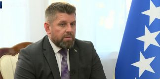 Oštra reakcija Ćamila Durakovića na prijedlog Vlade RS Oštra reakcija Ćamila Durakovića na prijedlog Vlade RS - featured image