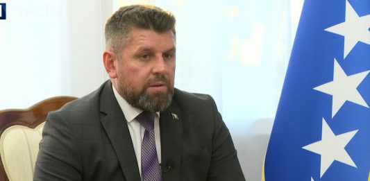 Oštra reakcija Ćamila Durakovića na prijedlog Vlade RS Oštra reakcija Ćamila Durakovića na prijedlog Vlade RS - featured image