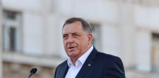 Pravosnažno osuđen, ali ne i politički otpisan: Dodik bi mogao postati premijer RS-a Pravosnažno osuđen, ali ne i politički otpisan: Dodik bi mogao postati premijer RS-a - featured image