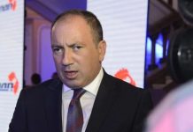 CRNADAK UZBURKAO JAVNOST: “Znam ko će biti novi visoki predstavnik u BiH, a njegovo ime…” CRNADAK UZBURKAO JAVNOST: “Znam ko će biti novi visoki predstavnik u BiH, a njegovo ime…” - featured image
