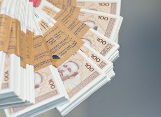 Ko ima pravo na porodičnu penziju nakon smrti člana porodice: MIO/PIO pojasnio proceduru Ko ima pravo na porodičnu penziju nakon smrti člana porodice: MIO/PIO pojasnio proceduru - featured image