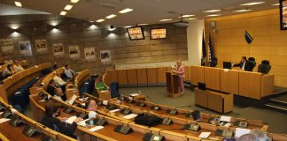BURNO U SARAJEVU: Hitna sjednica Doma naroda… - featured image