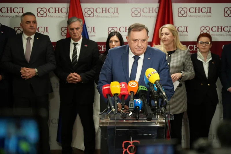 ŠTA SE DEŠAVA U RS-u? Iz SNSD-a poručuju da bi izbore trebalo odgoditi! - featured image ŠTA SE DEŠAVA U RS-u? Iz SNSD-a poručuju da bi izbore trebalo odgoditi! - featured image
