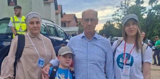 Ramiz Salkić sa najmilijima na Maršu mira: Dok god koračamo ovom stazom, istina će živjeti Ramiz Salkić sa najmilijima na Maršu mira: Dok god koračamo ovom stazom, istina će živjeti - featured image