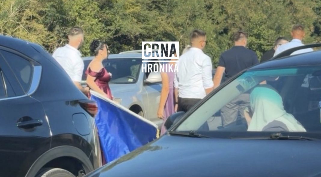 Zvornik: Vozaču iz Srbije smetala zastava BiH pa nasrnuo na svadbenu kolonu - featured image