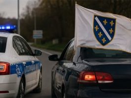 NOVA POLICIJSKA TORTURA U REPUBLICI SRPSKOJ: Oduzeta zastava s ljiljanima i uručen prekršajni nalog, unatoč presudi suda u Banjoj Luci… - featured image