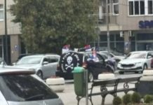 Vozilo s četničkim obilježjima prošlo bh. gradom, kolona prošla i pored policije: “Kako biti…” - featured image
