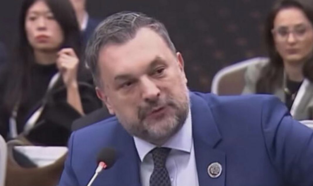 KONAKOVIĆ OŠTRO ODGOVORIO HRVATSKOM MINISTRU: “”Nema novih izbornih jedinica u Bosni i Hercegovini, u našoj zemlji je vrijeme za…” - featured image
