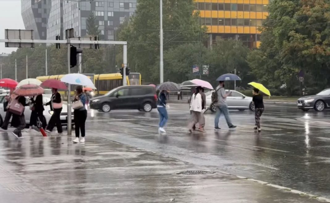 Meteorolozi objavili kad i u kojim dijelovima BiH se očekuju pljuskovi - featured image Meteorolozi objavili kad i u kojim dijelovima BiH se očekuju pljuskovi - featured image