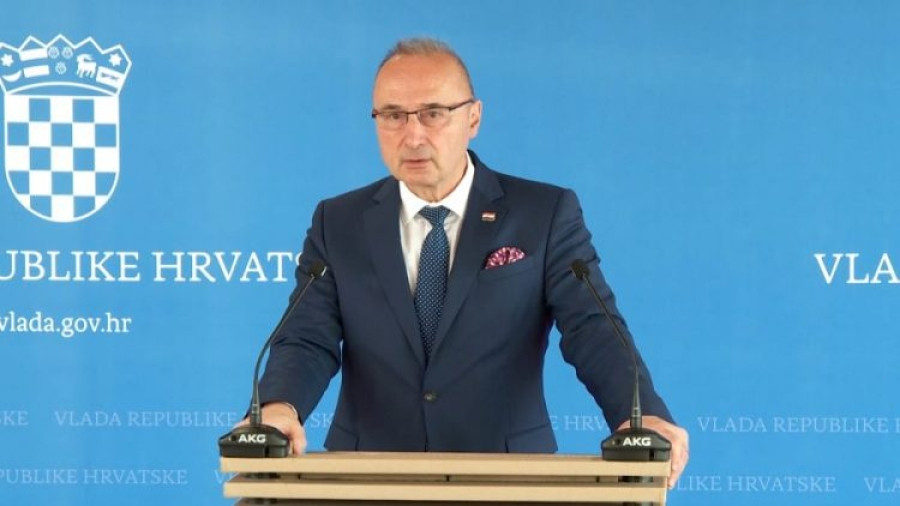 ZAGREB NE ODUSTAJE OD PLANOVA: “Hrvatska izborna jedinica nije nikakva hereza”, Grlić Radman otvoreno najavio pritiske na SAD i EU - featured image ZAGREB NE ODUSTAJE OD PLANOVA: “Hrvatska izborna jedinica nije nikakva hereza”, Grlić Radman otvoreno najavio pritiske na SAD i EU - featured image