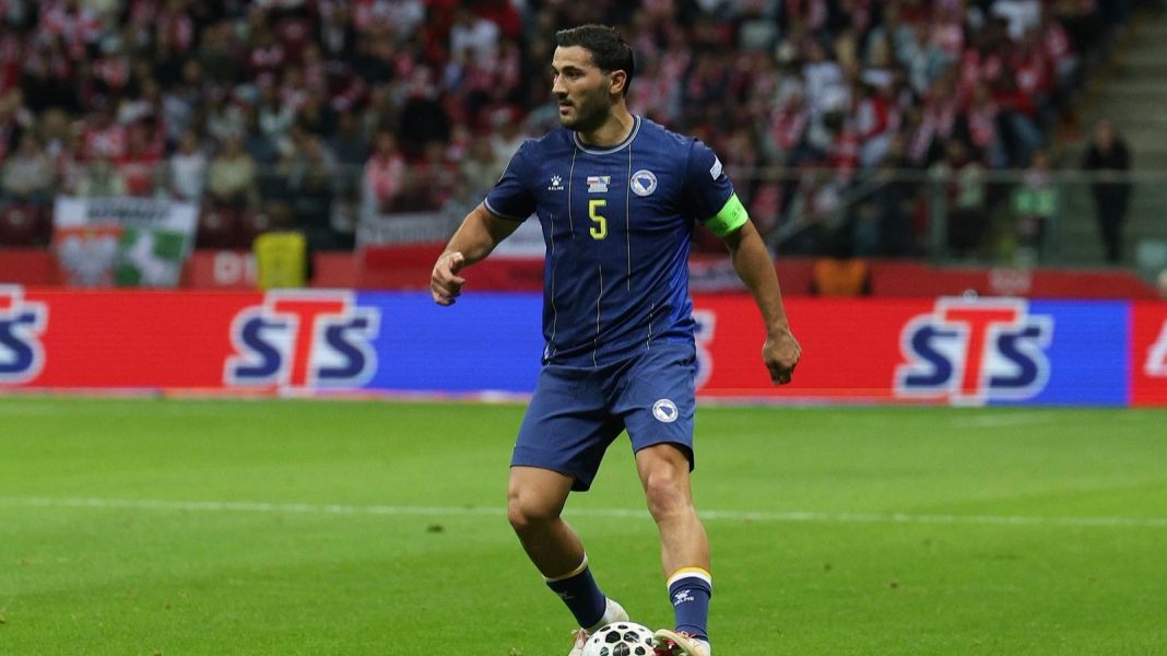 KOLAŠINAC NASMIJAO SVE: Promašaj koji je postao hit, odmah se oglasili Muharemović i Ibišević - featured image KOLAŠINAC NASMIJAO SVE: Promašaj koji je postao hit, odmah se oglasili Muharemović i Ibišević - featured image