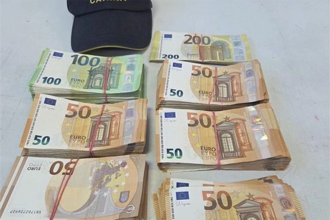 BiH državljanin skrivao 41.700 eura, kazna ga dotukla - featured image BiH državljanin skrivao 41.700 eura, kazna ga dotukla - featured image