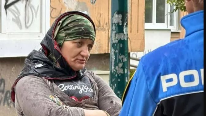 Pogledajte ko je osumnjičen za krađe po haustorima na Alipašinom Polju - featured image Pogledajte ko je osumnjičen za krađe po haustorima na Alipašinom Polju - featured image