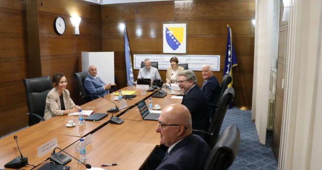 Ko je sve kažnjen zbog preuranjene kampanje i zloupotrebe djece u političke svrhe? - featured image Ko je sve kažnjen zbog preuranjene kampanje i zloupotrebe djece u političke svrhe? - featured image