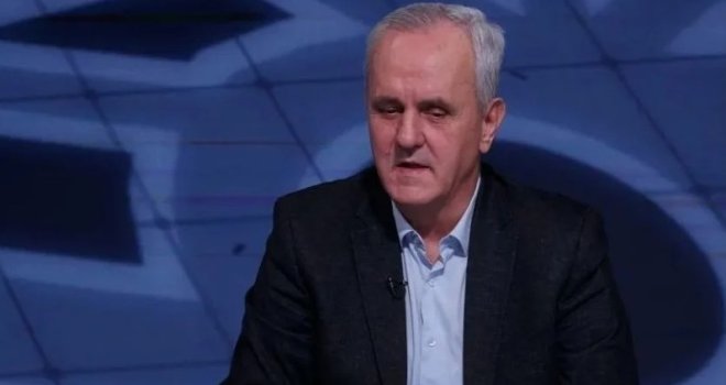Mahalske fore Zijada Krnjića: Glumio heroja Federacije, pa nas za više od 200 miliona KM ostavio na 'nekako ćemo'! - featured image Mahalske fore Zijada Krnjića: Glumio heroja Federacije, pa nas za više od 200 miliona KM ostavio na 'nekako ćemo'! - featured image